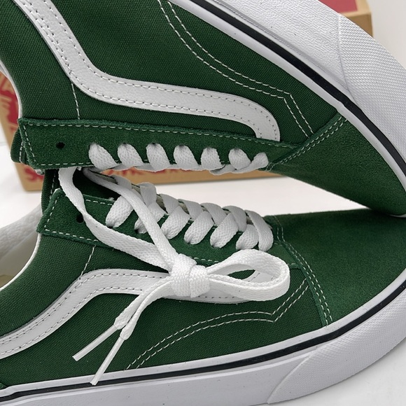 Vans WMNS Old Skool Vr3 Color Theory Greener Past
VN0005UF6QU
Sneakersrs - Picture 14 of 16